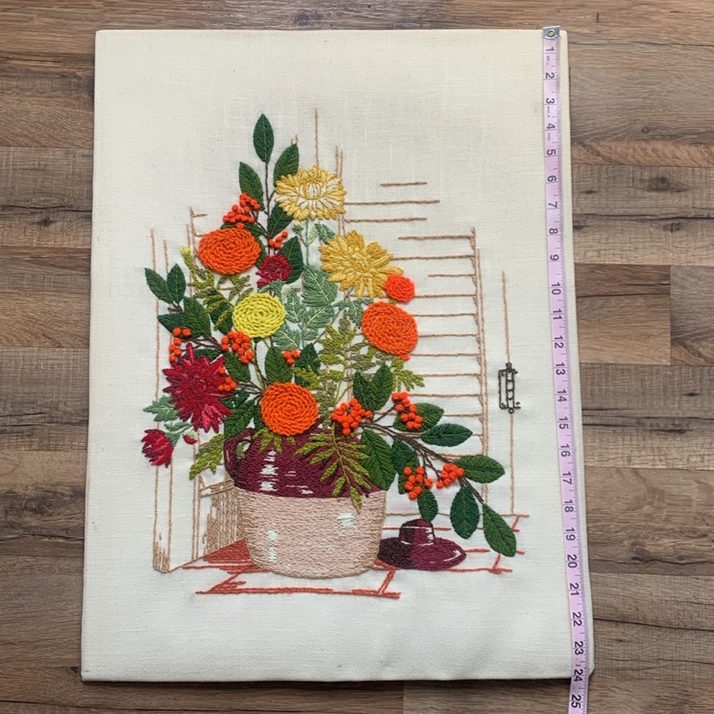 Vintage Crewel Floral 18x24 - Picture 3 of 10
